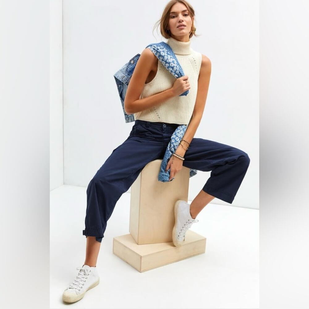 Anthropologie Pilcro Ventura Utility Cargo Cropped Pant Navy Blue Size 30 Preppy